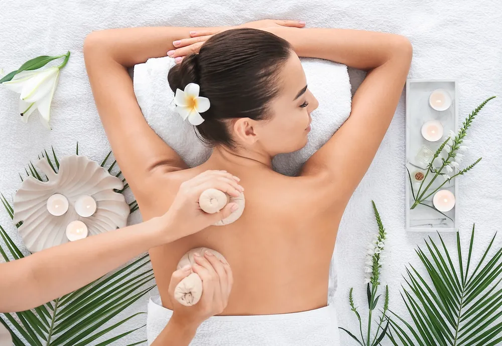 THAI HERBAL COMPRESS MASSAGE
